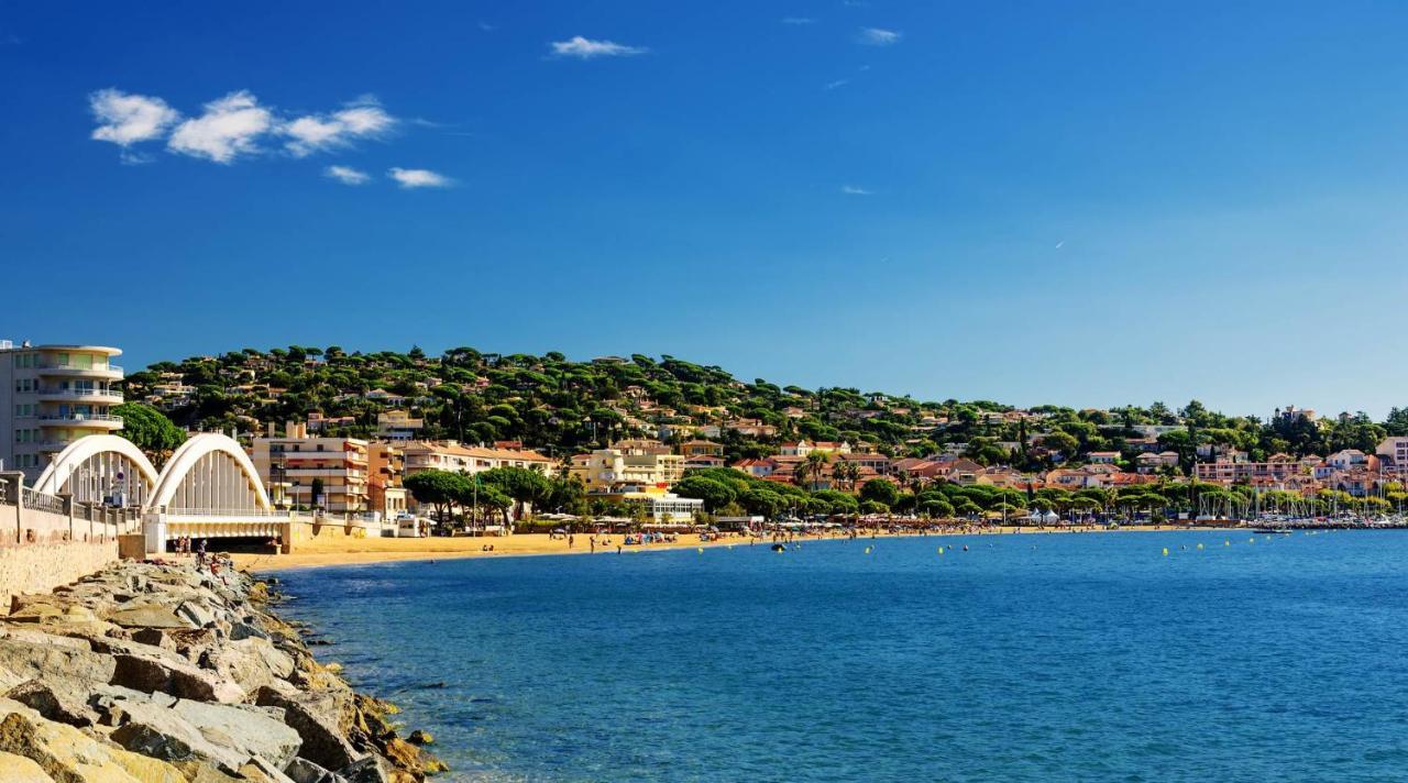 Appartement T2 : Jardin, Piscine, Parking à Sainte-Maxime Esterno foto